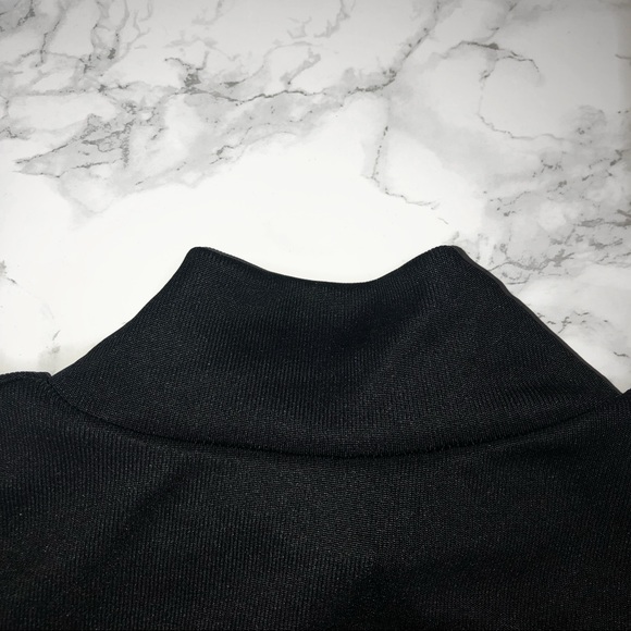 Ribbed long sleeve turtleneck top - Picture 4 of 5